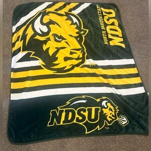 NDSU Bison blanket